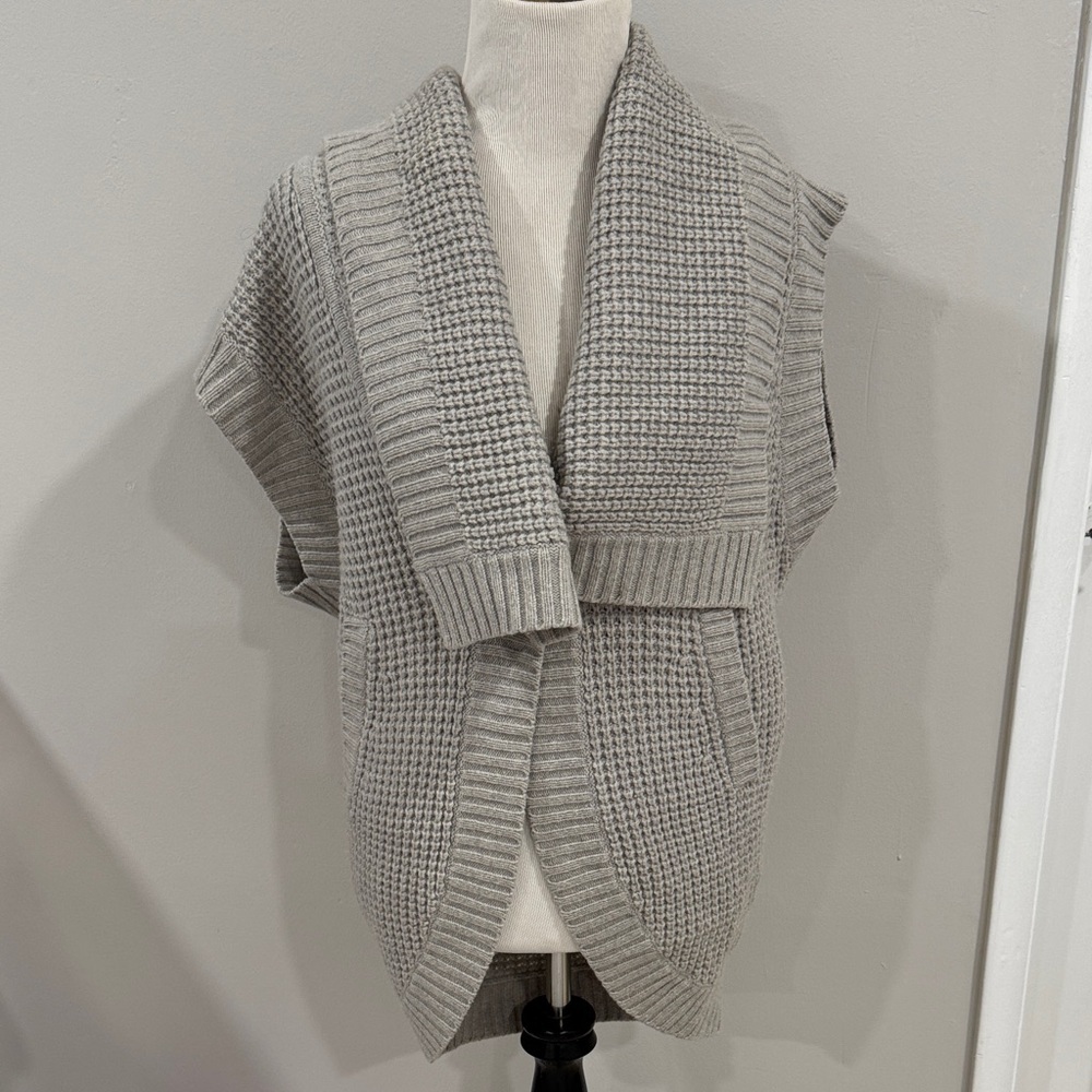 Theory chunky Gray Knit Sweater Vest wool cashmere blend classic chic luxury
